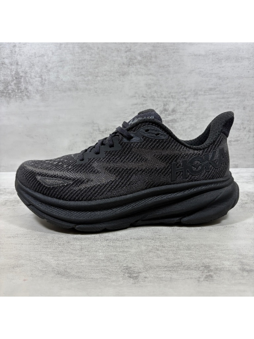 Hoka One One Clifton 9 Running Shoes - Women's Size 8.5 - Black